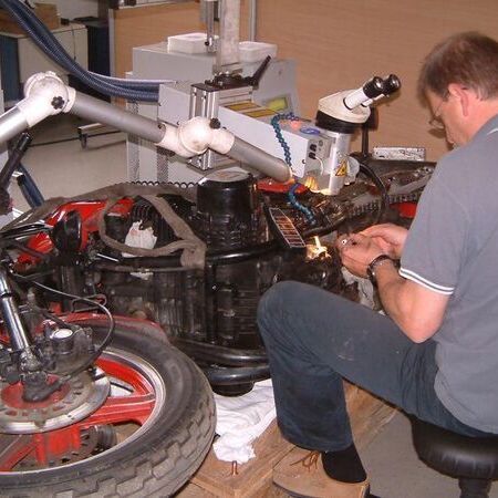 Reparatur an Kawasaki Motor